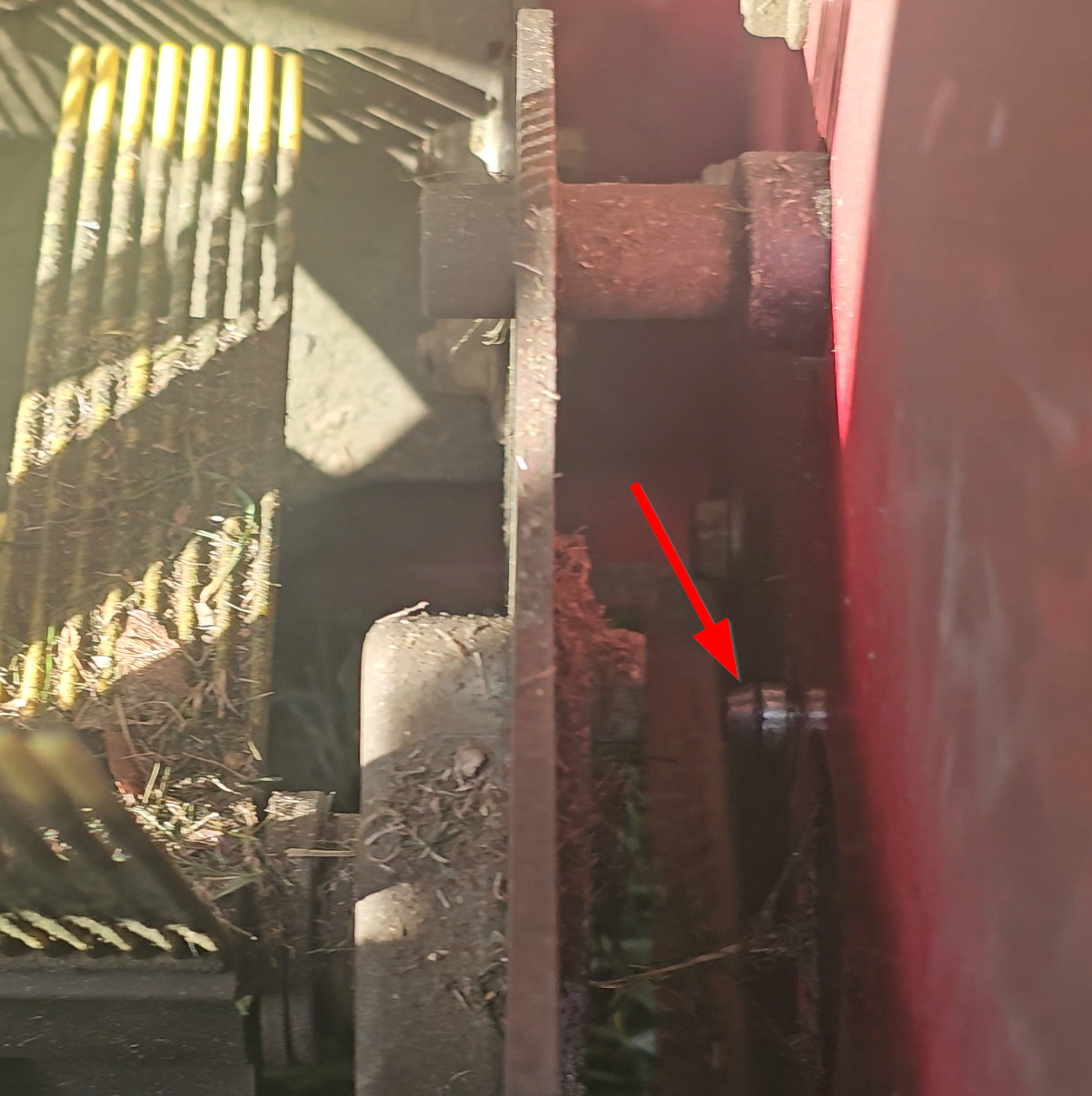 retaining bolt retracted