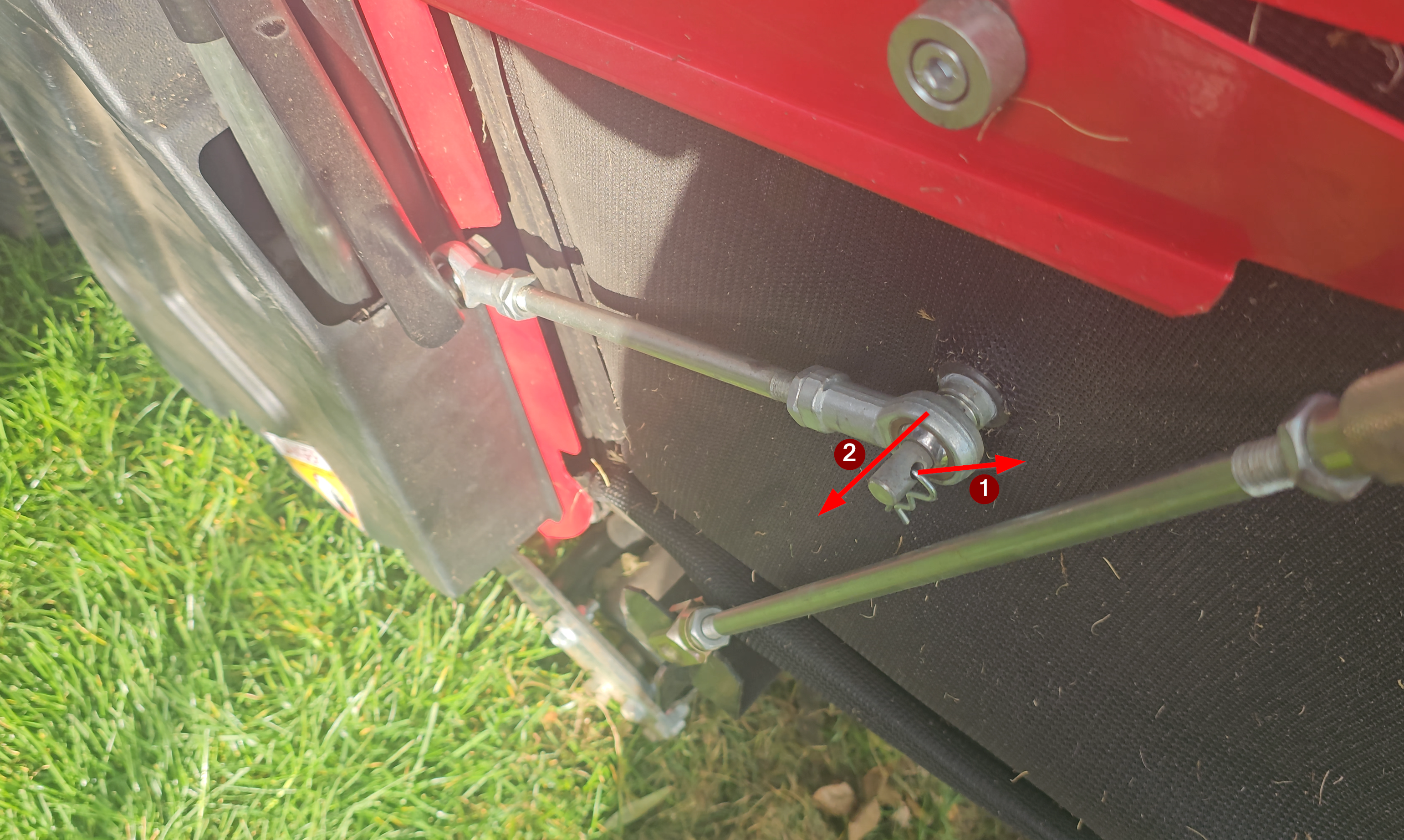 Tipping leaver connecting arm